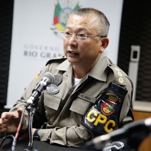 O comandante negou, no programa, que agentes não atuam nos bairros periféricos ou em zonas conflagradas de Porto Alegre