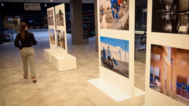 Instituto Caldeira recebe exposição Além das Águas em alusão a um ano das enchentes MAI 2025 1